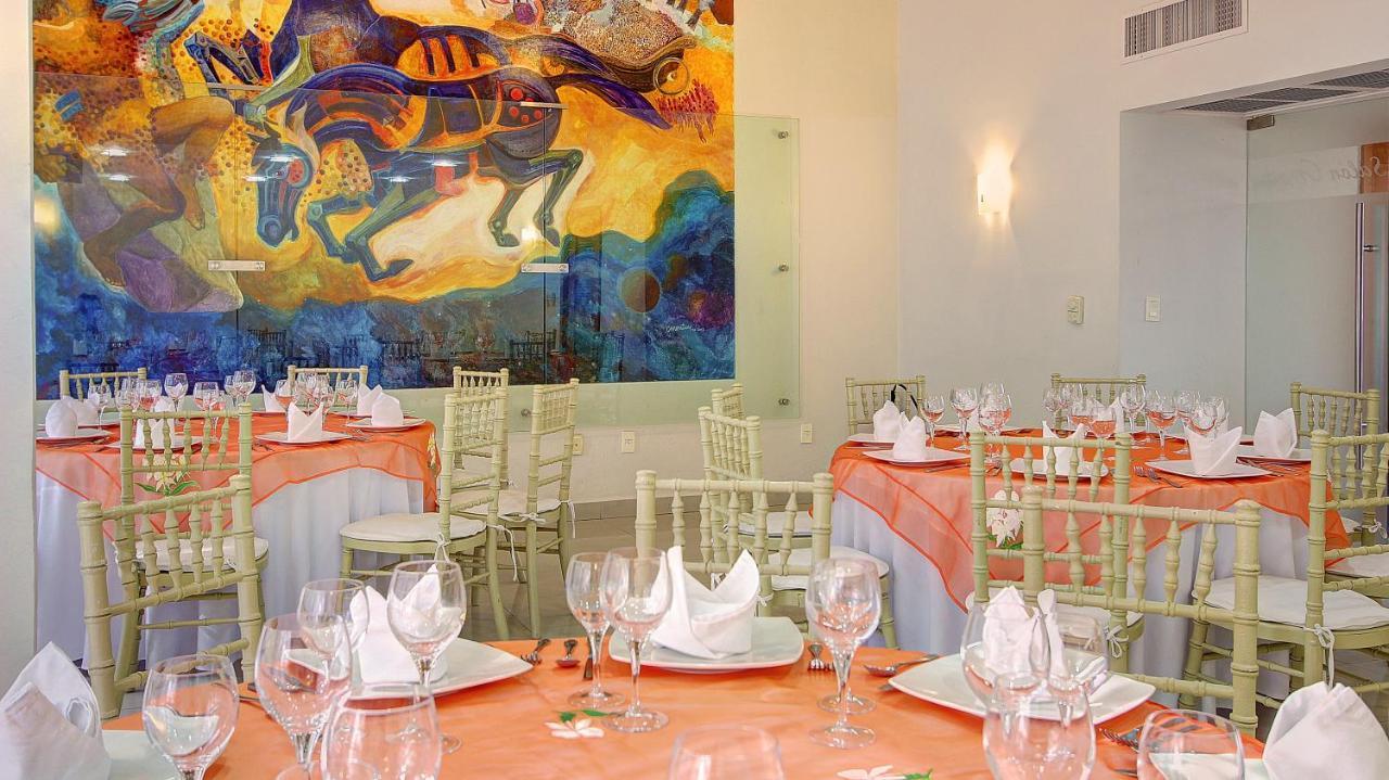 Fiesta Inn Villahermosa Cencali Exterior photo