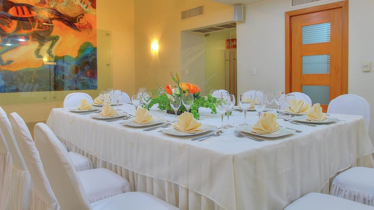 Fiesta Inn Villahermosa Cencali Exterior photo