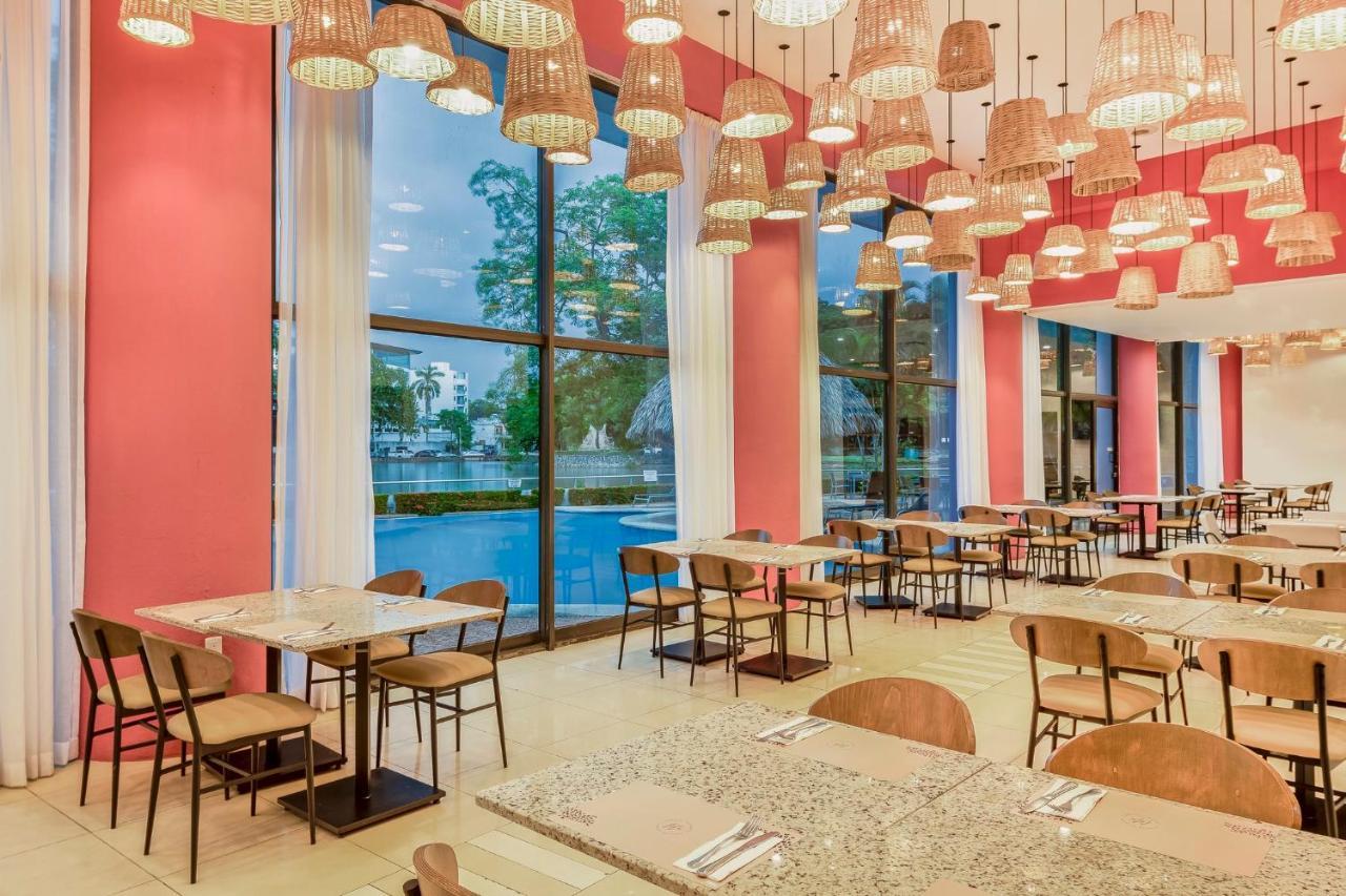 Fiesta Inn Villahermosa Cencali Exterior photo