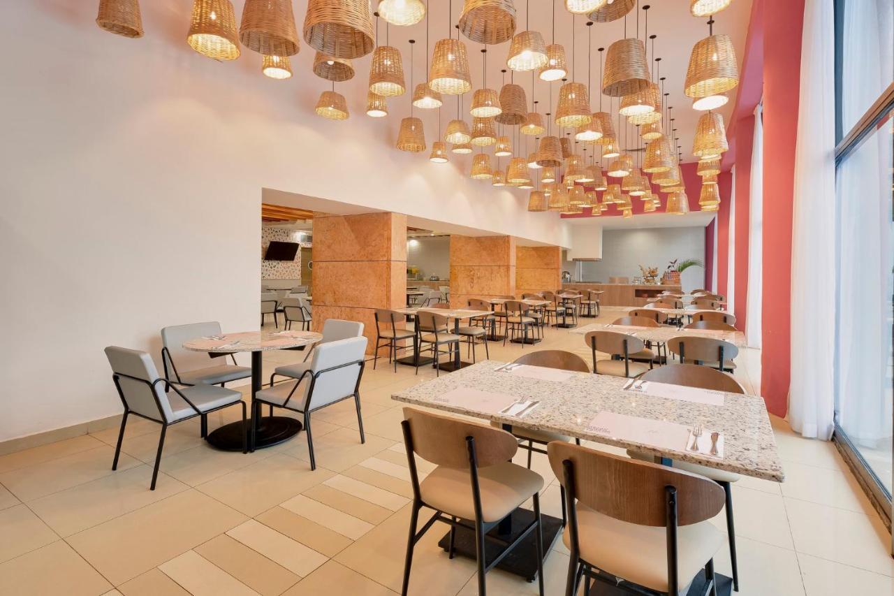 Fiesta Inn Villahermosa Cencali Exterior photo